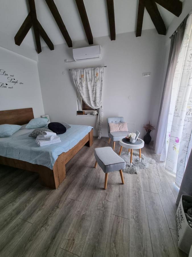 Lela Apartment