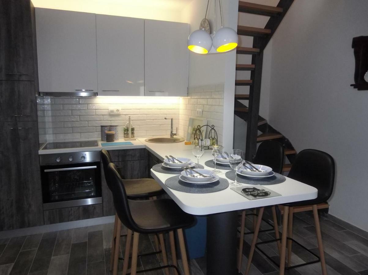 Lela Apartment *